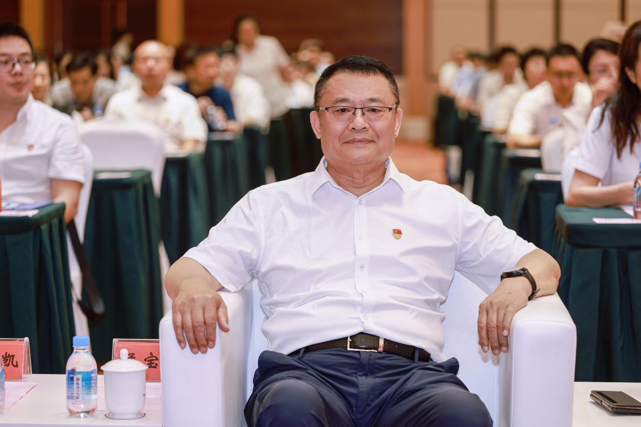 孟宝良副书记照片